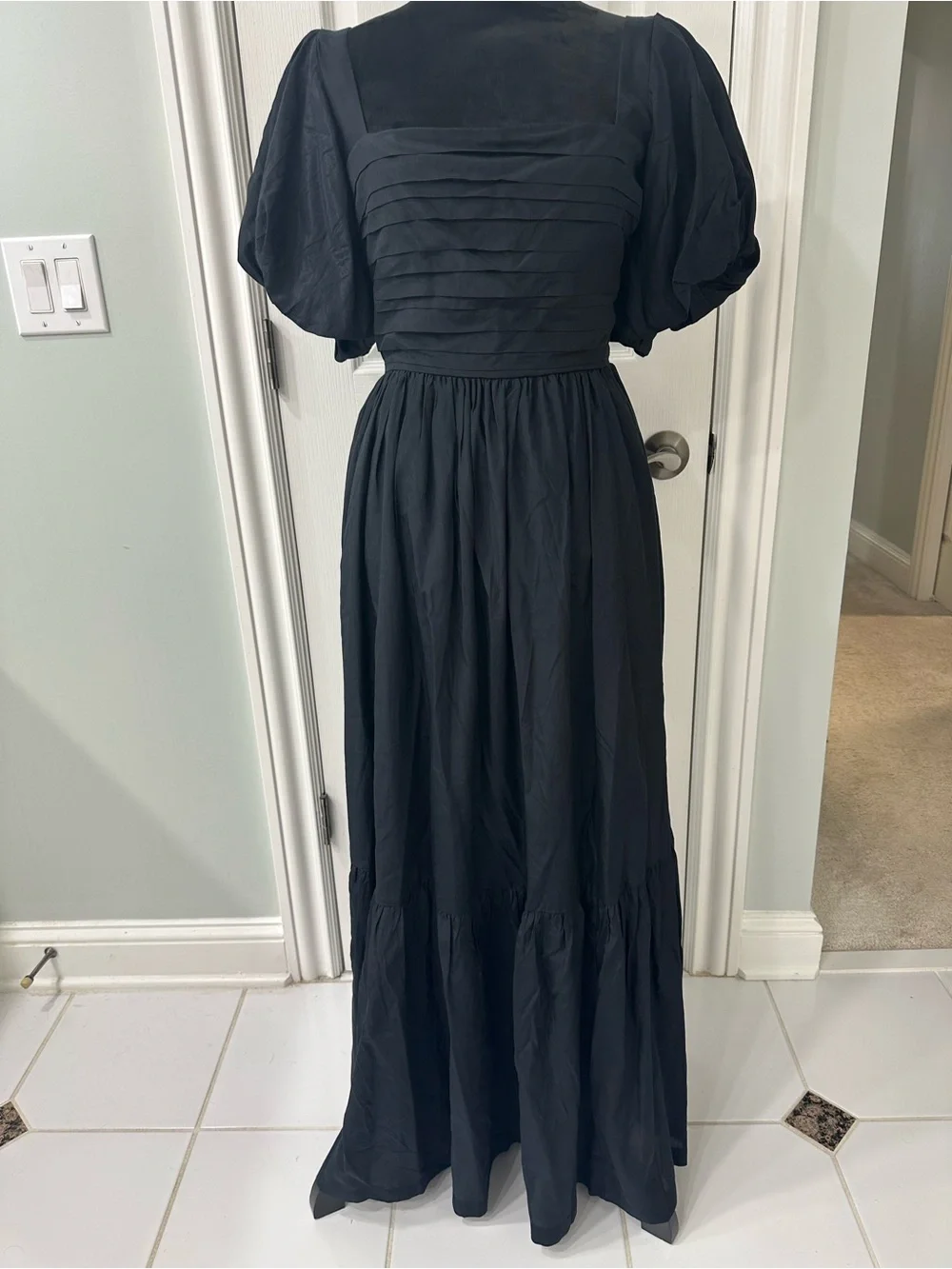 Abercrombie & Fitch Black Puff-Sleeve Maxi Dress - Elegant Women's Evening Dress